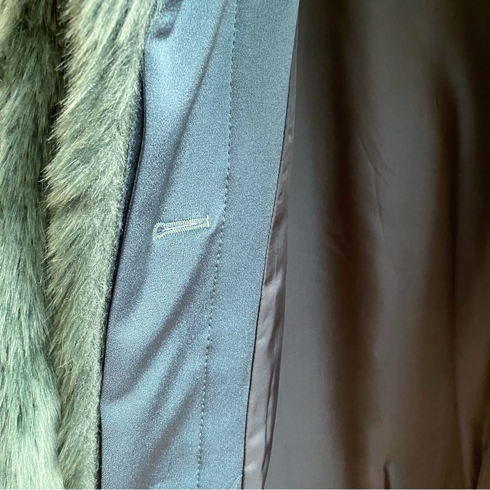 Babaton Fritz Faux Fur Jacket Size M Emerald Green Vegan Chubby Coat Cabincore - Picture 8 of 15
